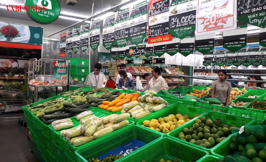 Ý thức tiêu dùng mới về các sản phẩm xanh và sạch được kỳ vọng sẽ mang lại cơ hội tăng trưởng dài hạn cho các “ông lớn” bán lẻ bách hóa.