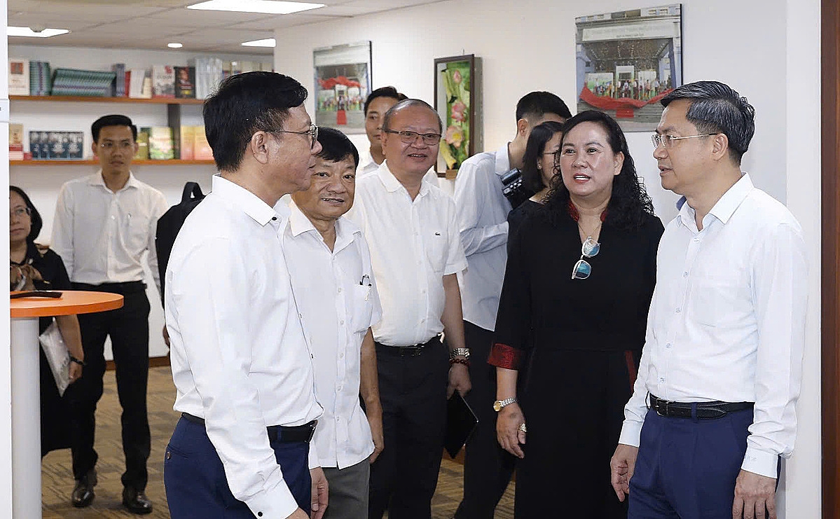 Lãnh đạo hai thành phố trao đổi kế hoạch triển khai chương trình “Những ngày Hà Nội tại Thành phố Hồ Chí Minh”