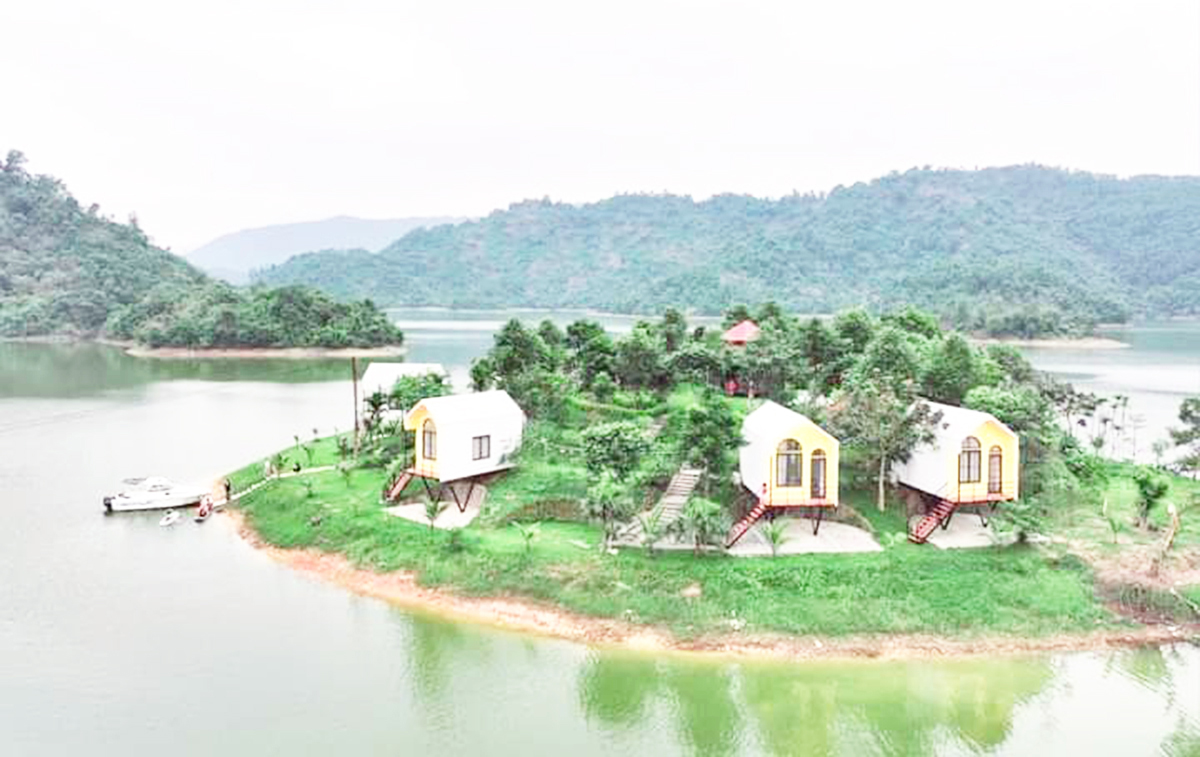 Người dân được xây dựng công trình phục vụ sản xuất, du lịch... nhưng phải đáp ứng các quy định theo luật.