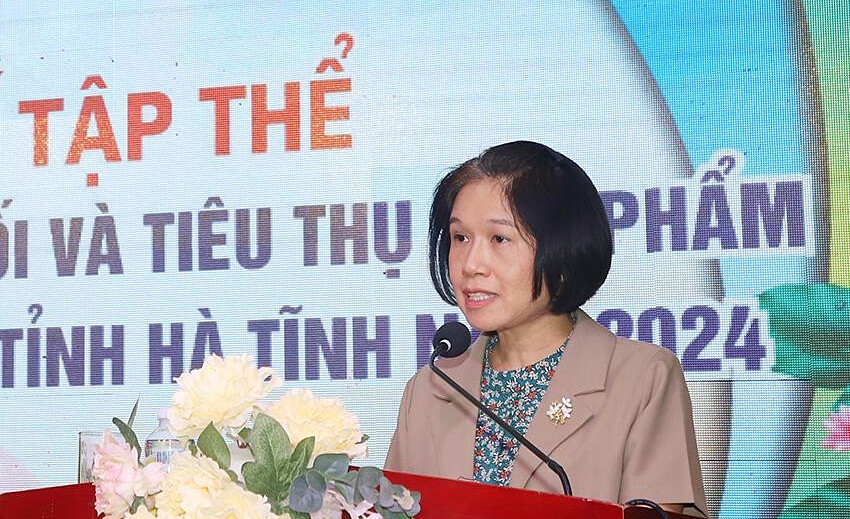 Phó Chủ tịch Liên minh HTX Việt Nam Nguyễn Thị Hoài Linh đánh giá cao việc tổ chức các chương trình kết nối cung - cầu của Liên minh HTX tỉnh Hà Tĩnh và Liên minh HTX các tỉnh, thành phố khác.