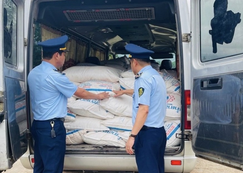 Tình trạng nhập lậu đường cát đang gia tăng mạnh trong những tháng gần đây, gây thiệt hại cho chuỗi liên kết sản xuất mía đường.