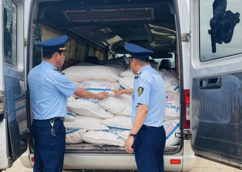 Tình trạng nhập lậu đường cát đang gia tăng mạnh trong những tháng gần đây, gây thiệt hại cho chuỗi liên kết sản xuất mía đường.