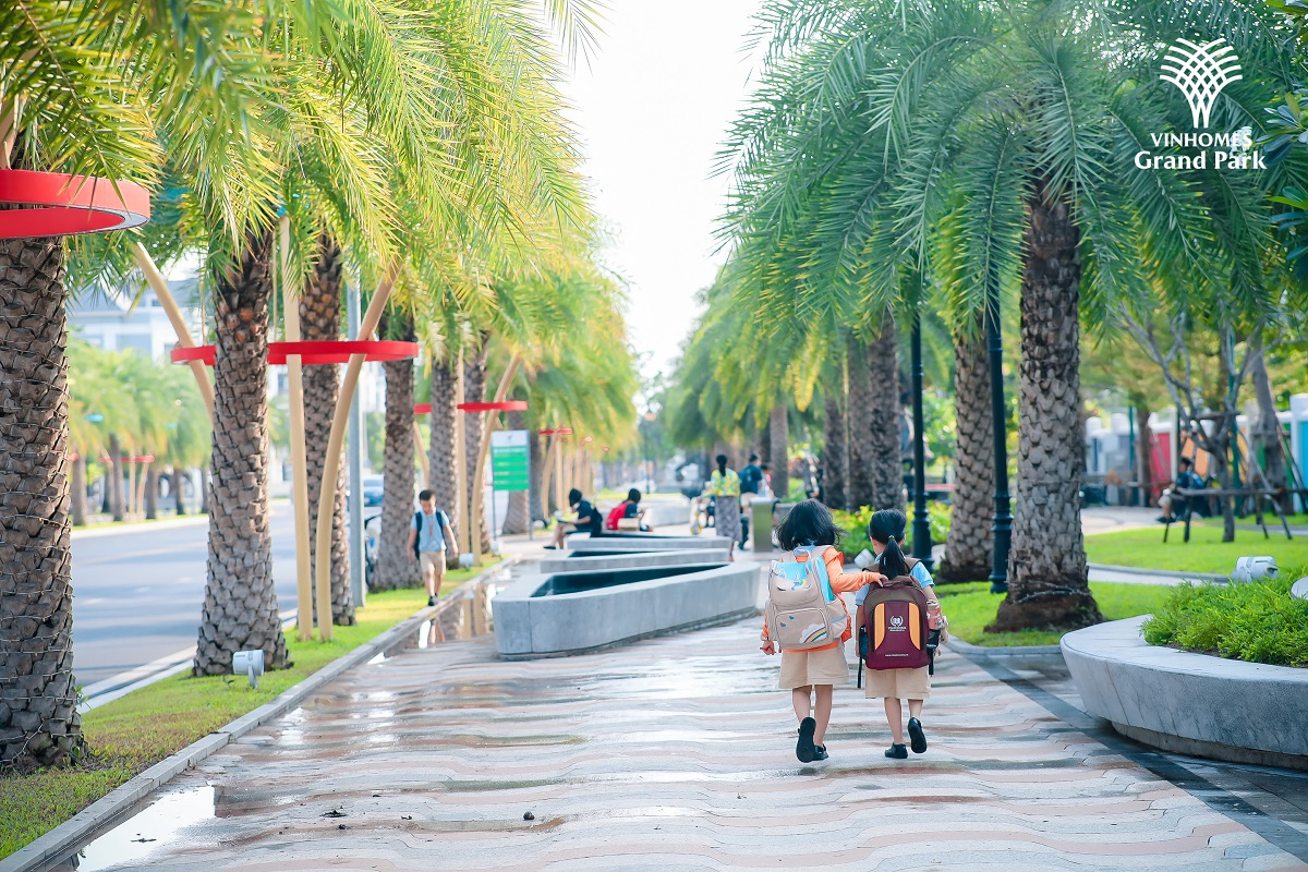 Tại Vinhomes Grand Park, hành trình đến trường là những trải nghiệm thảnh thơi, an toàn dưới những con đường xanh mát.