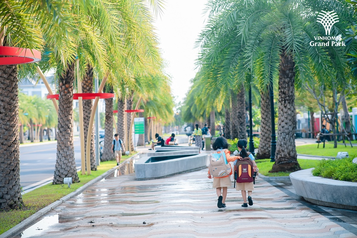 Tại Vinhomes Grand Park, hành trình đến trường là những trải nghiệm thảnh thơi, an toàn dưới những con đường xanh mát.
