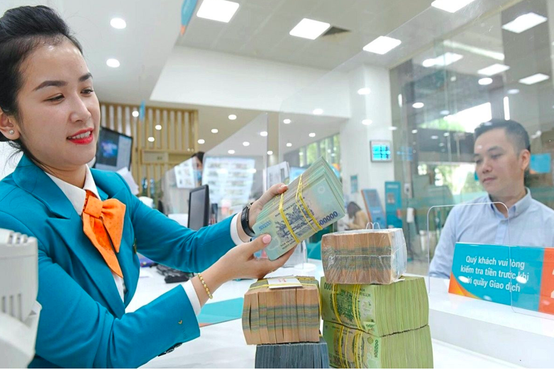 Các ngân hàng mong muốn Chính phủ sẽ nới thêm chính sách tiền tệ để đẩy vốn vào nền kinh tế.