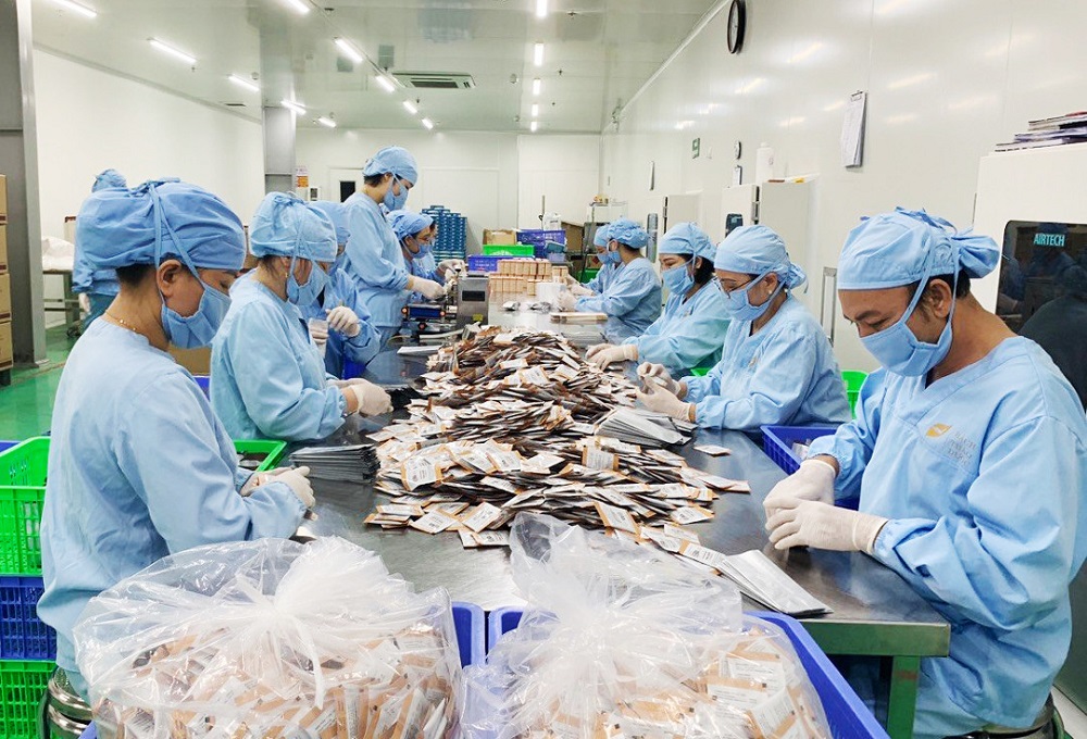 Dây chuyền đóng gói sản phẩm canxi hữu cơ từ vỏ trứng gà của Công ty cổ phần đầu tư DDA Việt Nam.