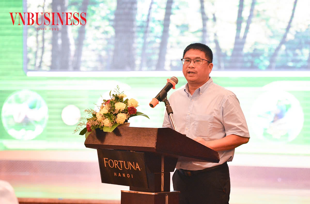 Ông Hoàng Anh Dũng, Tổng giám đốc Intraco