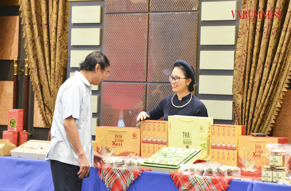 Trong khuôn khổ diễn đàn, Ban tổ chức đã bố trí không gian trưng bày và giới thiệu các sản phẩm tiêu biểu của các HTX.