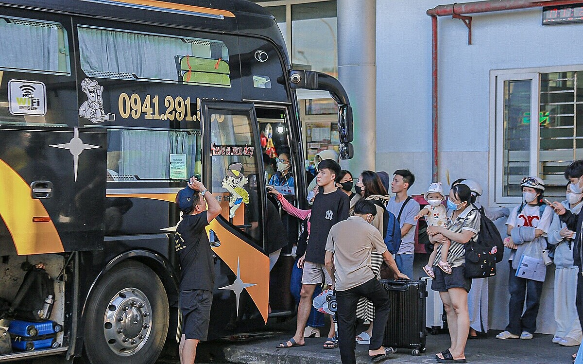 Lượng khách di chuyển bằng xe khách đã tăng 70-80% so với năm 2019 &lpar;thời điểm trước dịch Covid-19&rpar;.