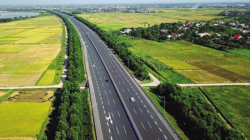 Đến năm 2030, Việt Nam sẽ có khoảng 5.000 km đường bộ cao tốc - một kỳ tích về phát triển hạ tầng &lpar;Ảnh: Báo điện tử Chính phủ&rpar;