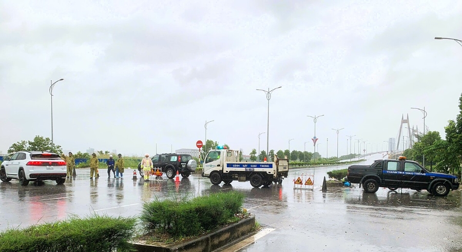 Lệnh cấm lưu thông qua cầu Bính, Hoành Văn Thụ &lpar;Hải Phòng&rpar; trong bão số 3 được áp dụng từ 10 giờ ngày 7/9.