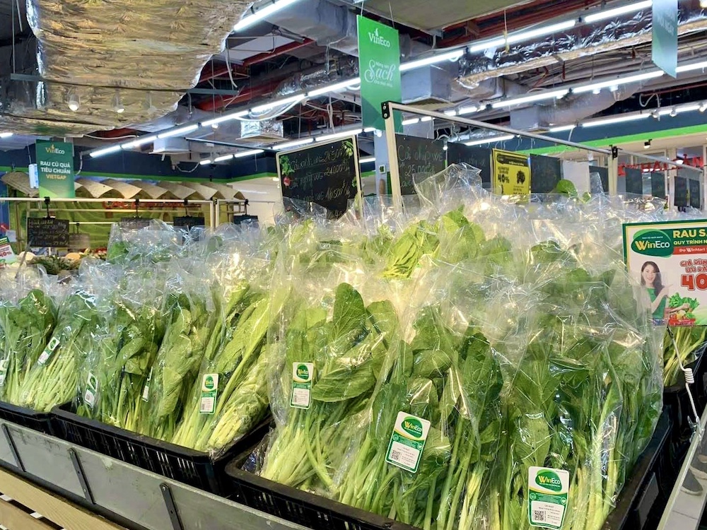 Siêu thị tăng cường gấp đôi hàng hóa, cơ quan chức năng khuyến cáo người dân không cần tích trữ nhiều thực phẩm.