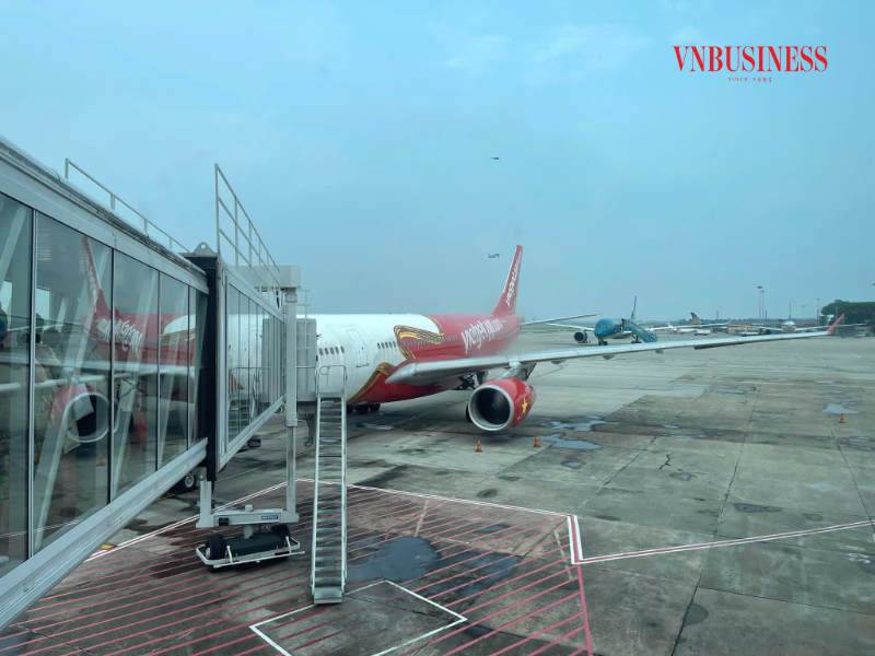 Vietnam Airlines, Vietjet và Bamboo Airways đã công bố các chương trình hỗ trợ miễn phí vận chuyển hàng hóa cứu trợ đến các khu vực chịu thiệt hại.