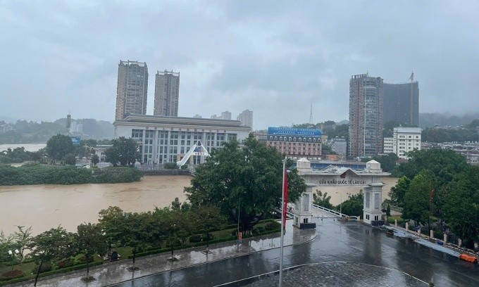 Từ 11h ngày 11/9 hoạt động thông quan hàng hóa, xuất nhập cảnh tại cửa khẩu quốc tế đường bộ số II Kim Thành &lpar;Lào Cai - Hà Khẩu&rpar; trở lại bình thường.