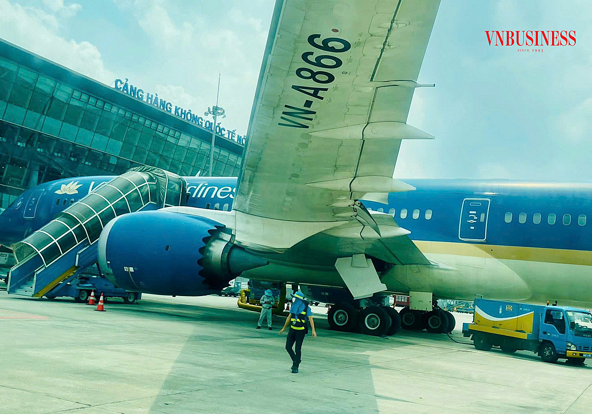 Bộ Giao thông vận tải đề xuất điều chỉnh giá dịch vụ cất cánh, hạ cánh tàu bay nội địa.