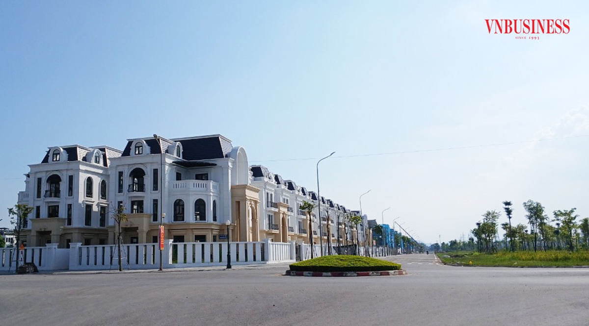 Nhiều nhà đầu tư đang rục rịch trở lại các khu vực tiềm năng, tuy nhiên tâm lý thận trọng vẫn đang bao trùm dù đã bớt căng cứng.