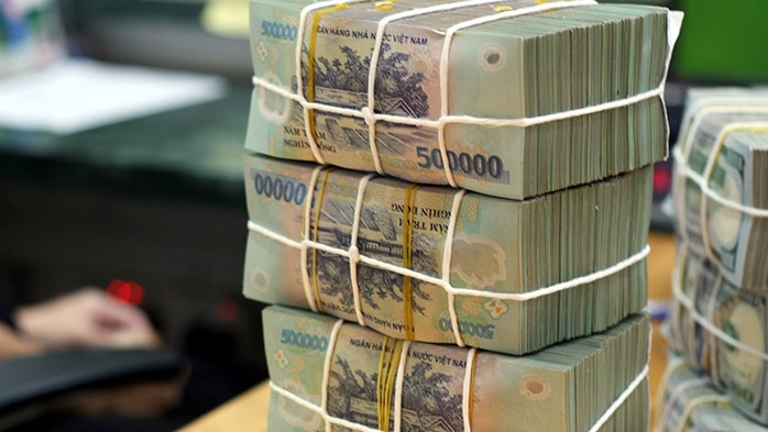 Nhiều ngân hàng đang liên tục rao bán bất động sản, ô tô để xử lý nợ xấu.