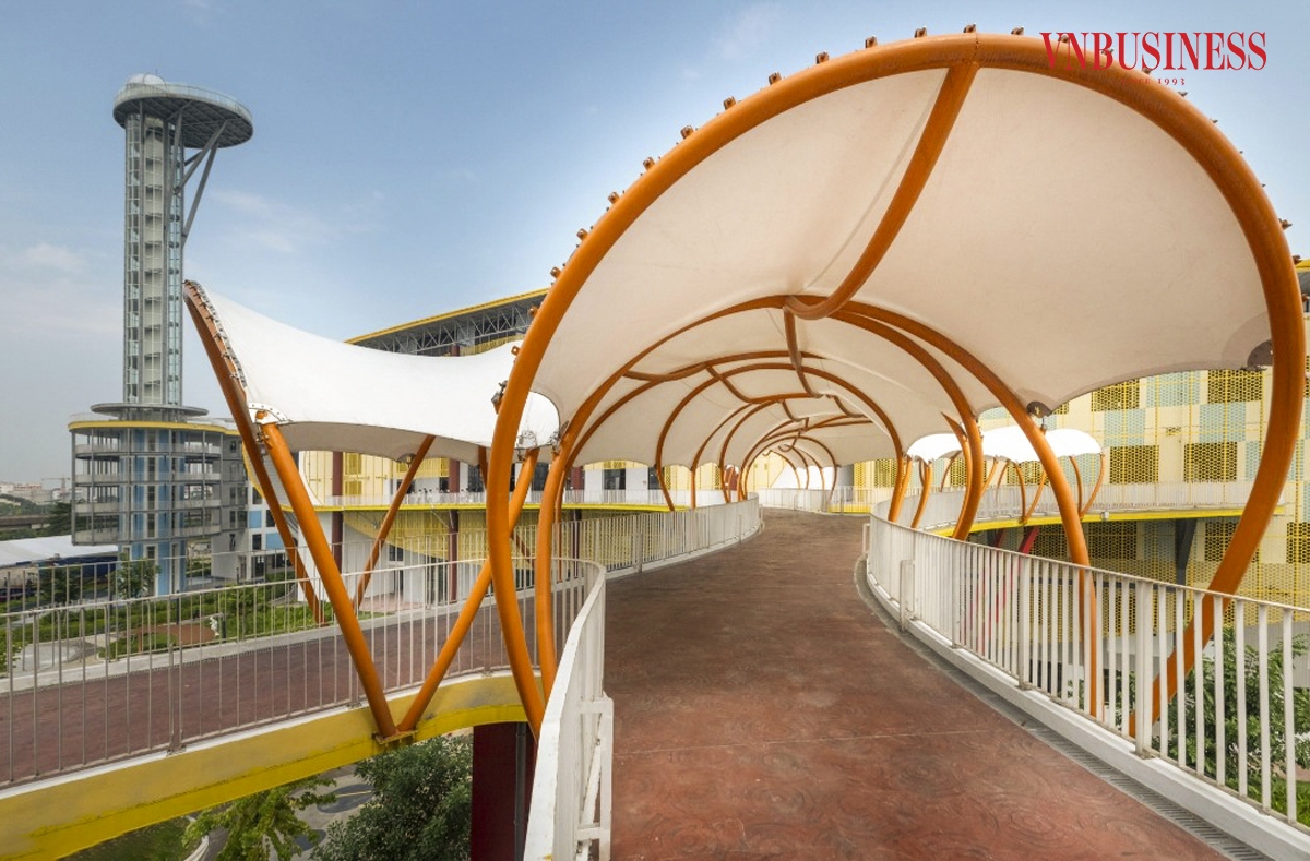 Công trình được khởi công từ tháng 11/2021 do Ban Quản lý dự án đầu tư xây dựng công trình Văn hóa - Xã hội Hà Nội làm chủ đầu tư, với mức đầu tư là 1.376 tỷ đồng.