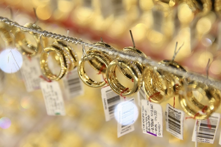 Chênh lệch giá mua – bán vàng nhẫn duy trì từ 1,1 – 1,3 triệu đồng/lượng.