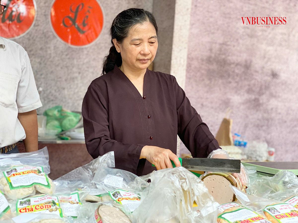 Giò chả của HTX luôn chú trọng nguyên tắc 3 không: Không hàn the – Không chất bảo quản – Không phẩm màu độc hại.