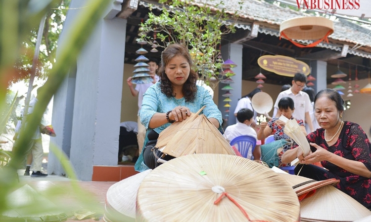 'Mùa vàng' du lịch Hà Nội