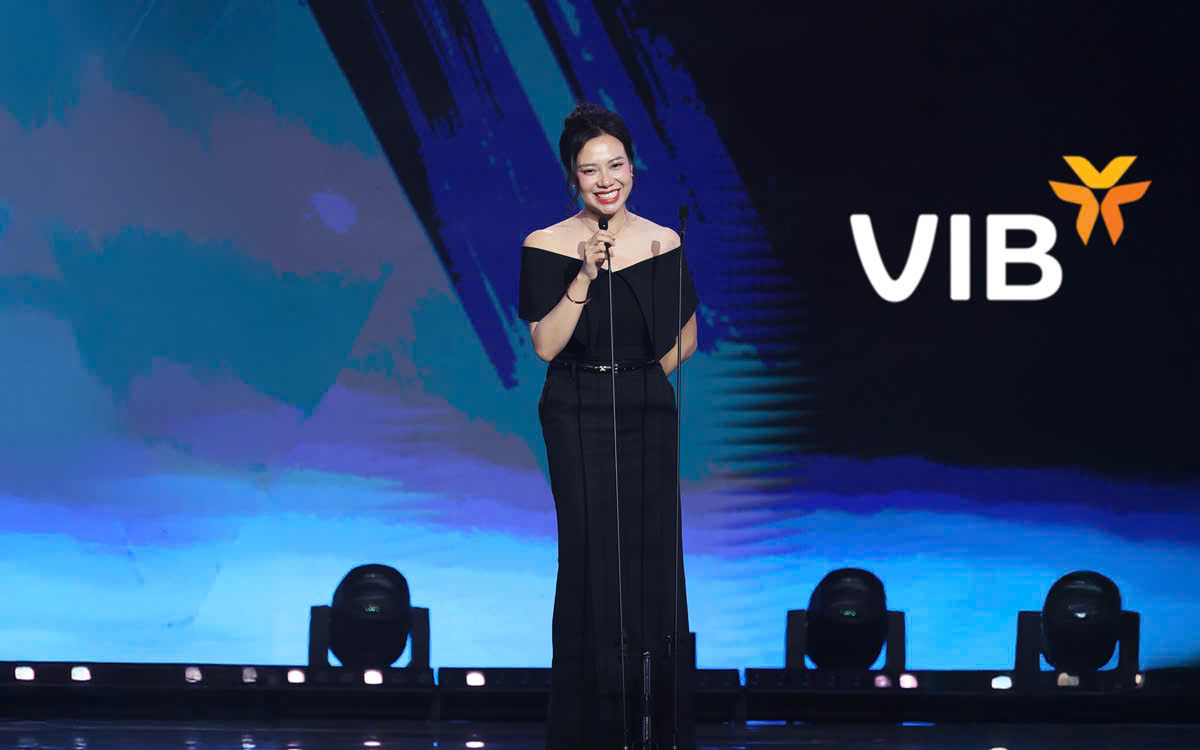 Bà Tú Võ – Giám đốc Marketing & Truyền thông VIB chia sẻ tại đêm Chung kết.