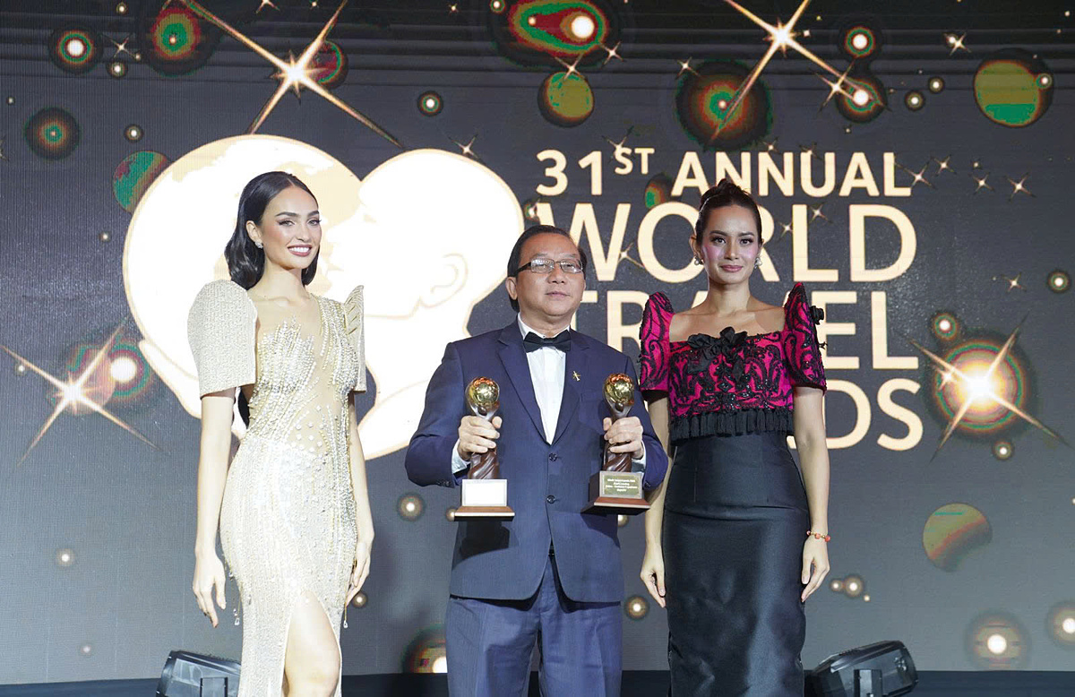 Vietjet mang đến cho khách hàng nhiều sản phẩm, dịch vụ đột phá và được World Travel Awards vinh danh Vietjet với bộ đôi giải thưởng về dịch vụ khách hàng.