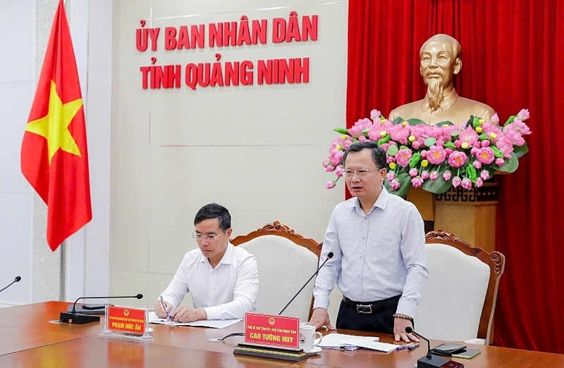 Đồng chí Cao Tường Huy, Chủ tịch UBND tỉnh cảm ơn sự vào cuộc kịp thời của Agribank, đồng hành cùng tỉnh hỗ trợ nhân dân, doanh nghiệp vượt qua khó khăn.