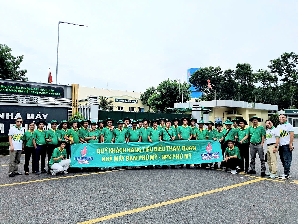 Các đoàn khách hàng tiêu biểu đến thăm quan và tìm hiểu về quy trình sản xuất Đạm Phú Mỹ.