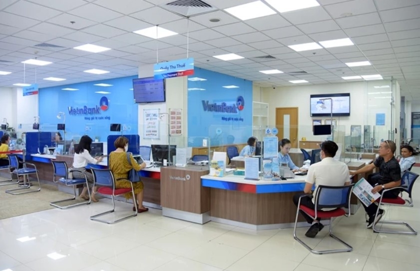 Giao dịch tại Vietinbank.