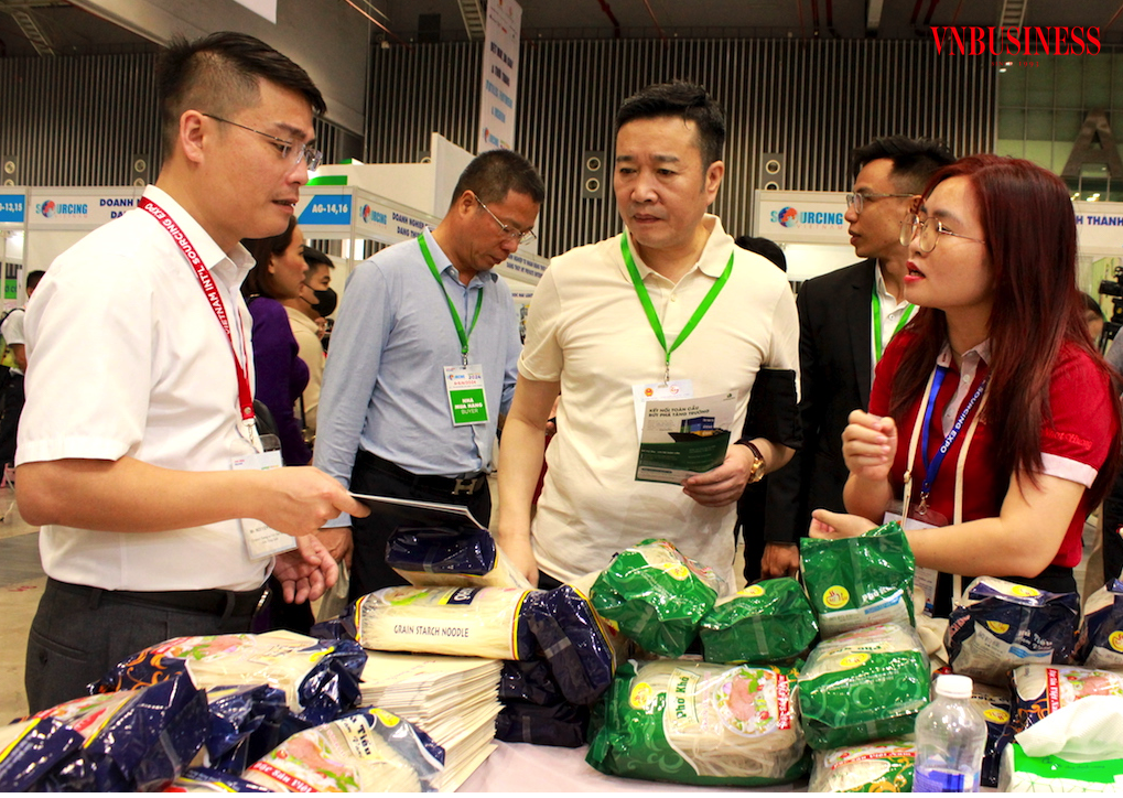 Các DN còn e ngại khâu thủ tục rườm rà, chưa đột phá cải cách, làm ảnh hưởng đến hiệu quả cải thiện sản xuất kinh doanh của họ.