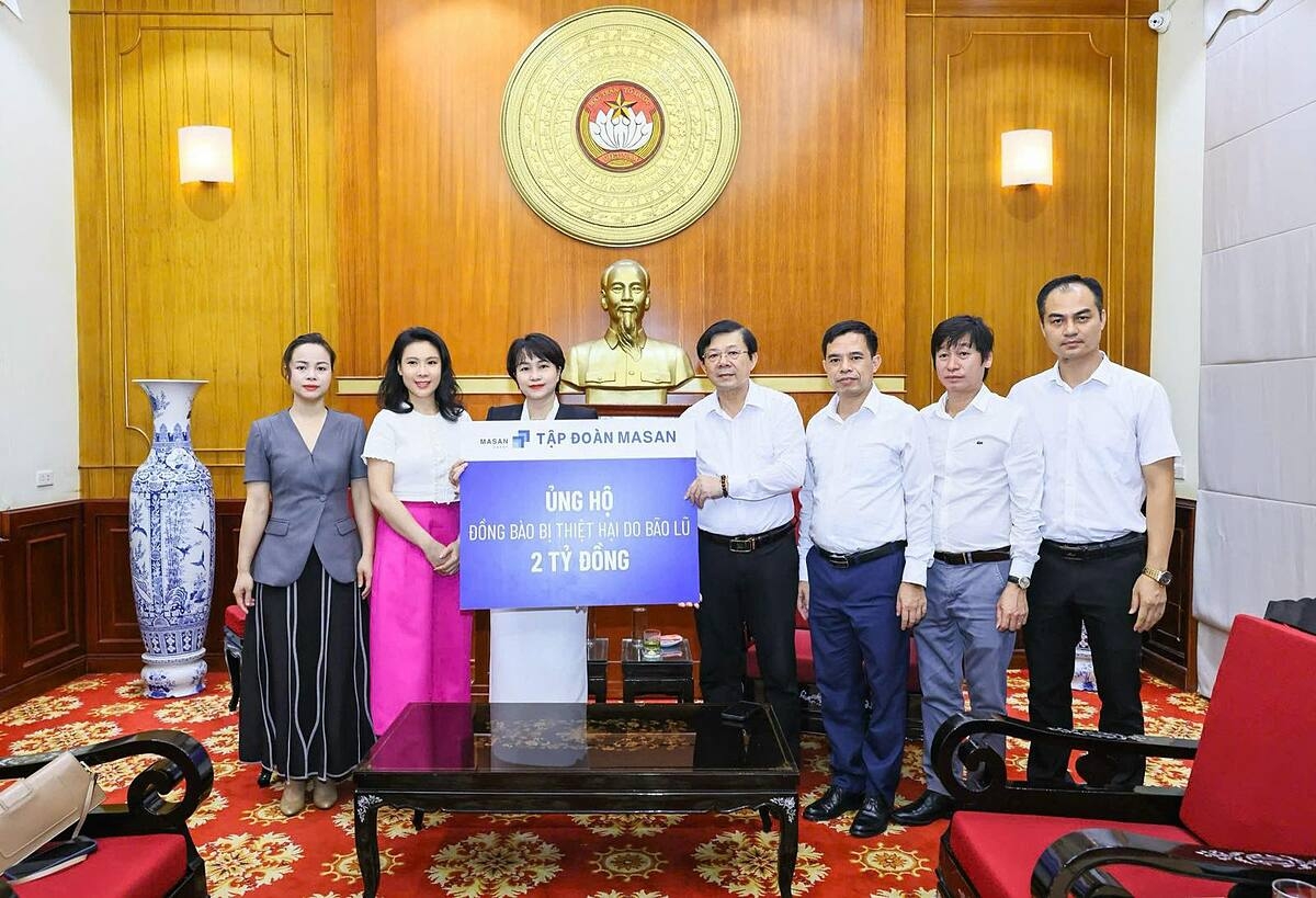 Tập đoàn Masan trao 2 tỷ tiền mặt tại Ủy ban Mặt Trận Tổ Quốc Việt Nam.