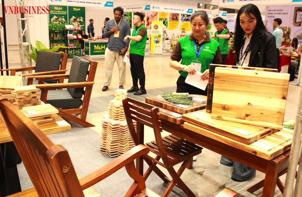 Các đối tác nhập khẩu ở EU đang hối thúc các DN đồ gỗ Việt phải cam kết tuân thủ quy định EUDR và CBAM.