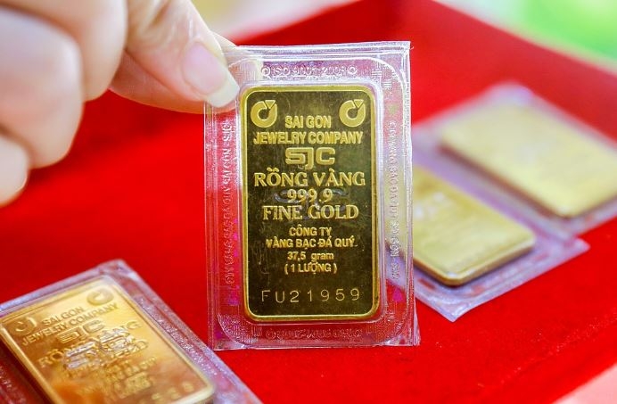 Hiện tại, giá vàng trong nước và thế giới chênh lệch khoảng 4-4,5 triệu đồng/lượng.