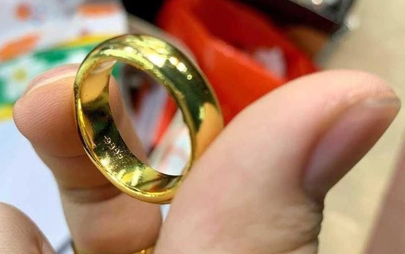 Giá vàng nhẫn điều chỉnh tăng nhẹ, lấy lại mốc 83 triệu đồng/lượng.