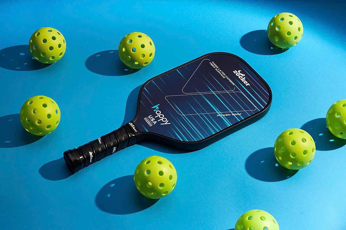 Thị trường sản phẩm như vợt, giày, bóng, trang phục,... pickleball phát triển mạnh mẽ và bùng nổ doanh số, tạo nên một môi trường kinh doanh đầy tiềm năng cho các nhà bán lẻ.