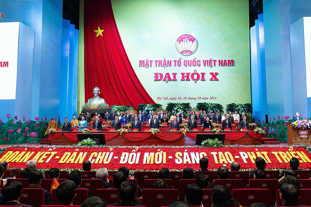 Đoàn Chủ tịch điều hành Đại hội.