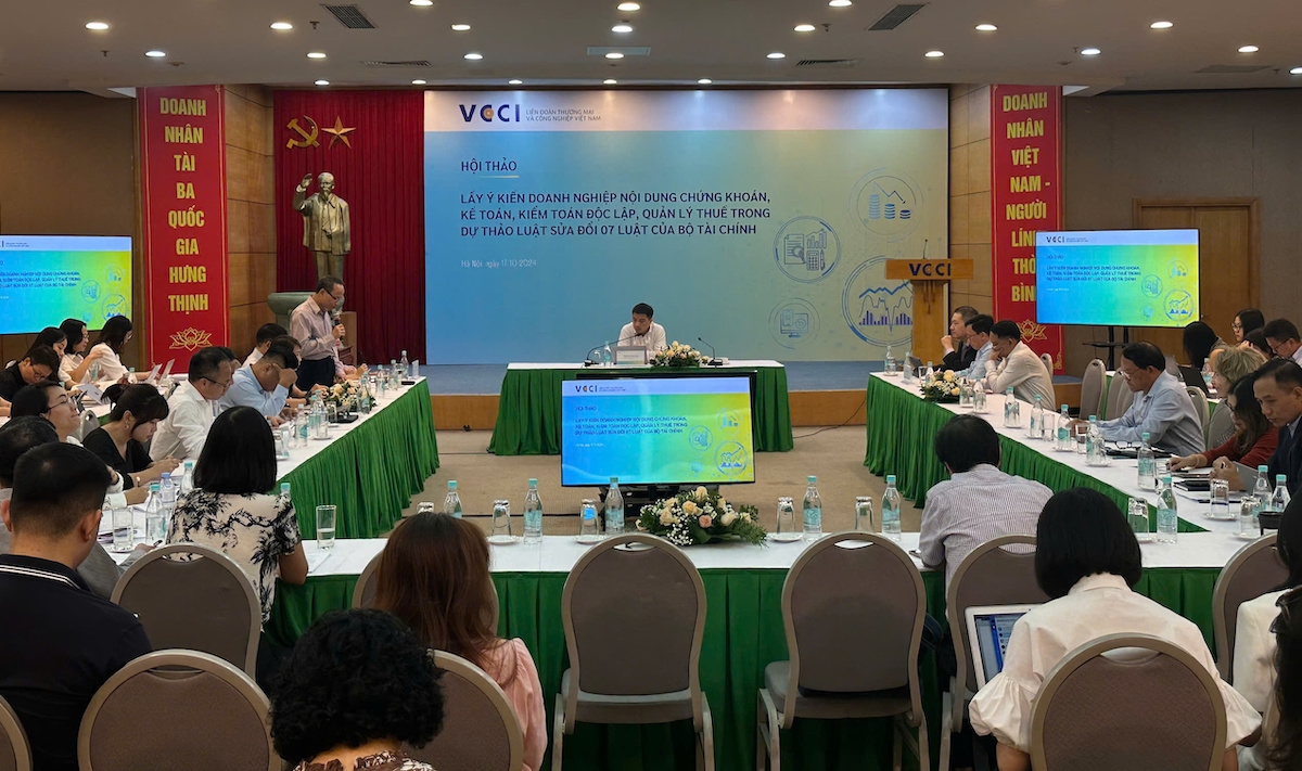 Hiệp hội Thương mại điện tử Việt Nam cho rằng, dự thảo quy định sàn thương mại điện tử nộp thuế thay cho người bán là trái các quy định pháp luật hiện hành.