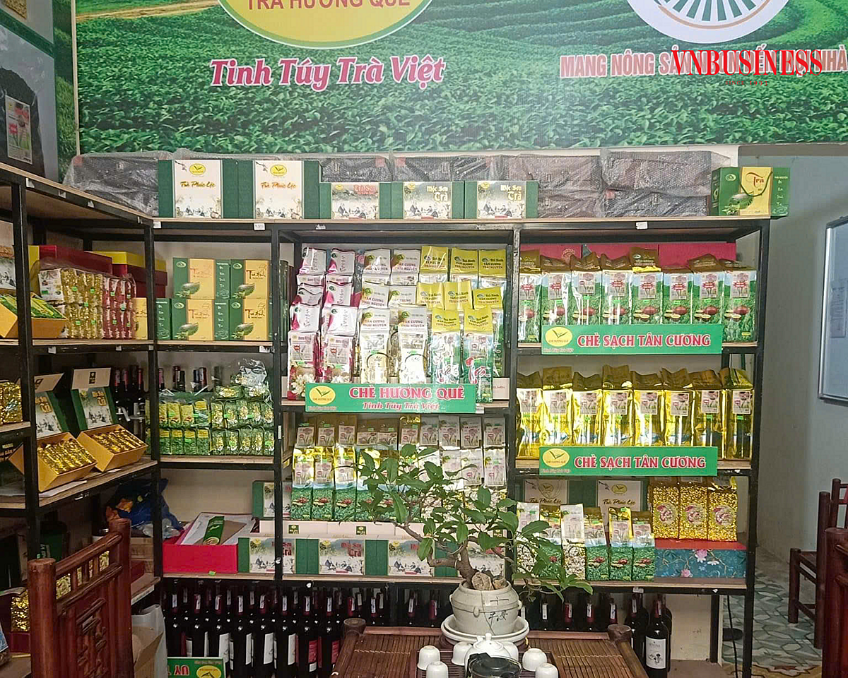 Tại cơ sở trưng bày và giới thiệu sản phẩm có gần 40 sản phẩm được bày bán.