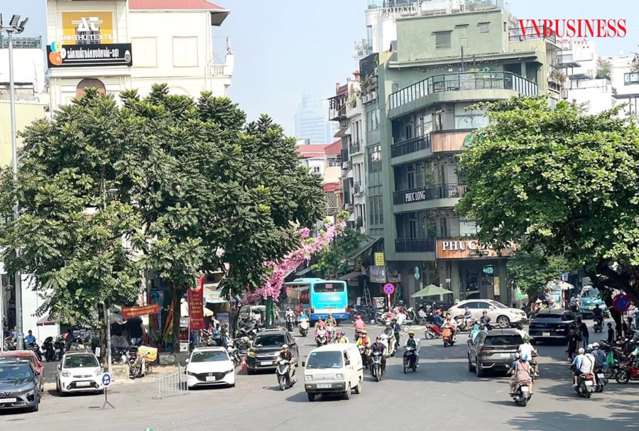 Với giải pháp toàn diện, Hà Nội hướng đến mục tiêu thu nhập bình quân 36 nghìn USD/người vào năm 2045 &lpar;Ảnh: Đỗ Tuấn&rpar;.