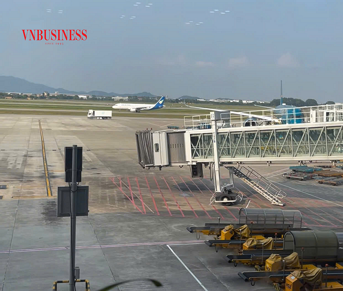 Các cảng hàng không tại miền Trung, bao gồm Đồng Hới &lpar;Quảng Bình&rpar;, Phú Bài &lpar;Thừa Thiên-Huế&rpar;, Đà Nẵng và Chu Lai &lpar;Quảng Nam&rpar;, đã nhanh chóng trở lại hoạt động sau khi bão suy yếu.