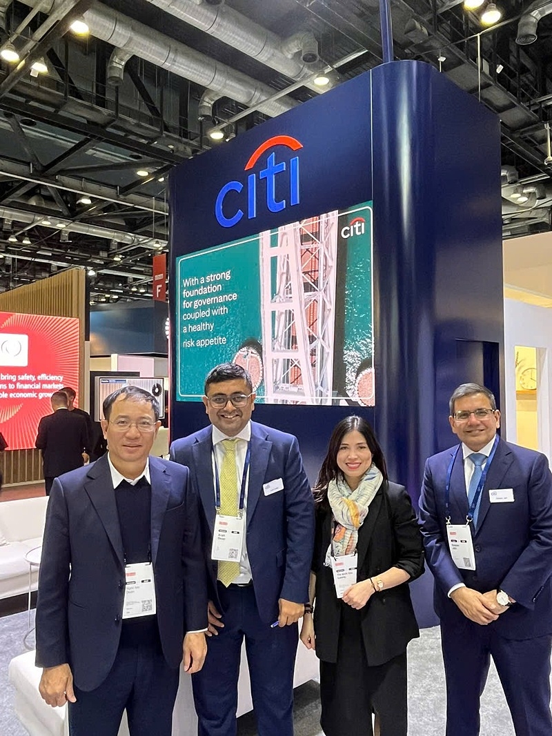 Bên cạnh Hội nghị toàn thể, đoàn đại biểu Agribank đã có những cuộc gặp gỡ làm việc song phương với đại diện các ngân hàng thương mại và tổ chức cung ứng dịch vụ tài chính quốc tế lớn.