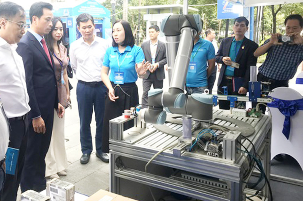 Cơ hội kết nối giao thương tại Triển lãm kết nối giao thương, giới thiệu sản phẩm công nghệ số thành phố Hà Nội năm 2024.