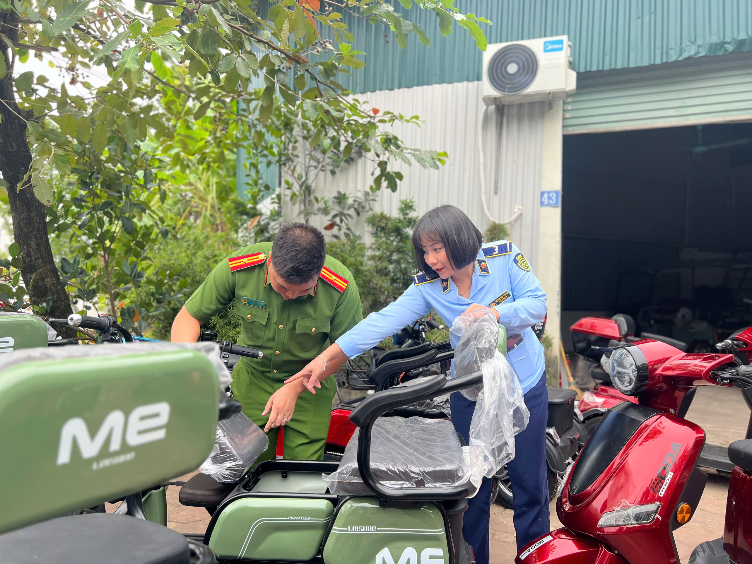 Hà Nội phát hiện và tạm giữ nhiều xe điện thuộc diện cấm lưu thông