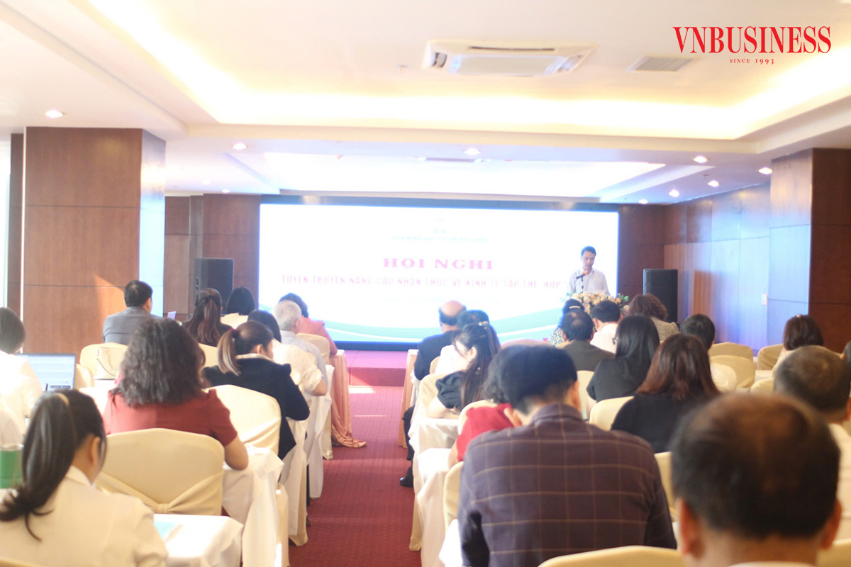 Hội nghị tuyên truyền nâng cao nhận thức về kinh tế tập thể, HTX diễn ra ngày 8/11 tại Hà Nội, là diễn đàn trao đổi, đóng góp ý kiến của đại biểu, chuyên gia, đại diện HTX từ hơn 20 tỉnh, thành phía Bắc.