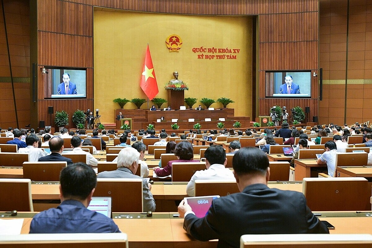 Nhiều ý kiến cho rằng, luật quảng cáo cần phải có quy định, chế tài thật cụ thể để ngăn chặn các hoạt động quảng cáo trên nền tảng mạng xã hội.