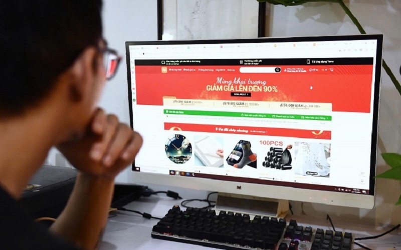 Ngày càng có nhiều người tiêu dùng Việt có thói quen mua hàng online giá rẻ.