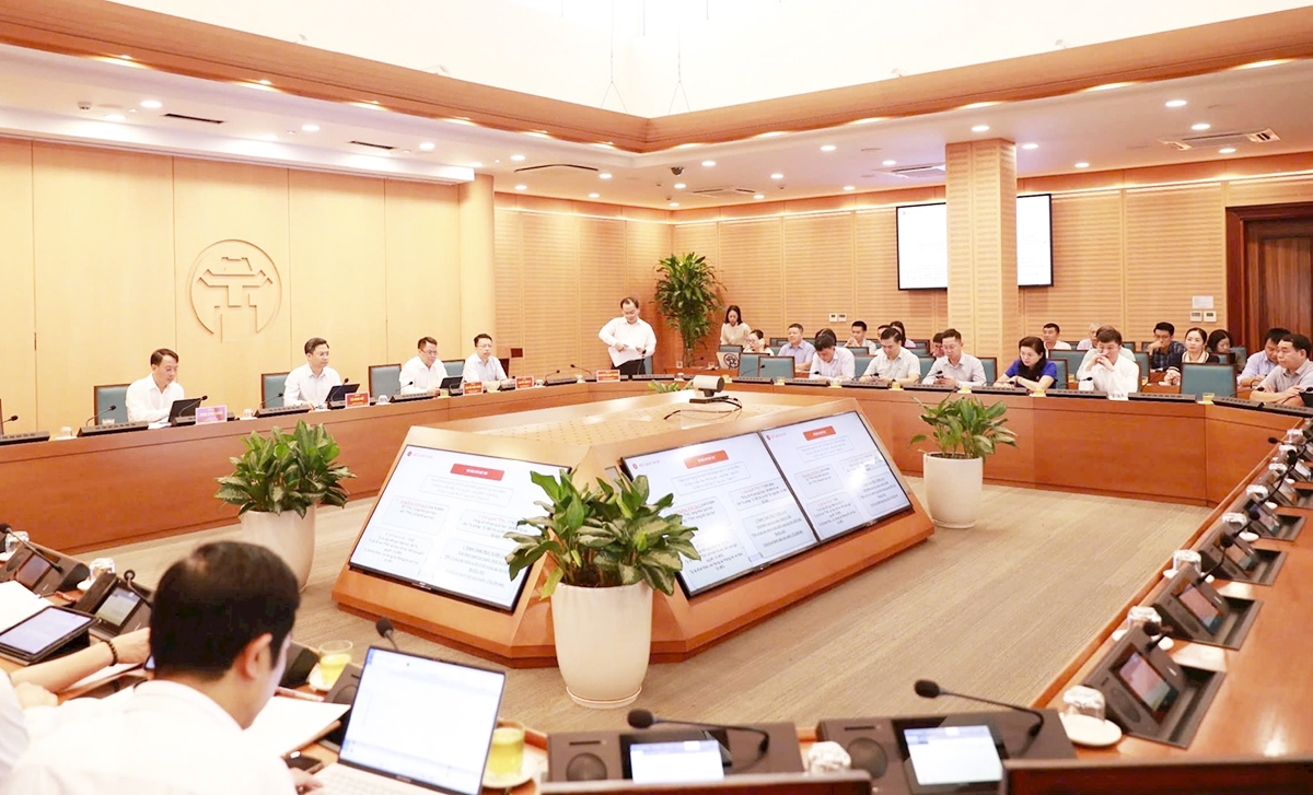 Toàn cảnh phiên họp giao ban Ban chỉ đạo Cải cách hành chính, chuyển đổi số, thực hiện Đề án 06 tháng 11/2024.