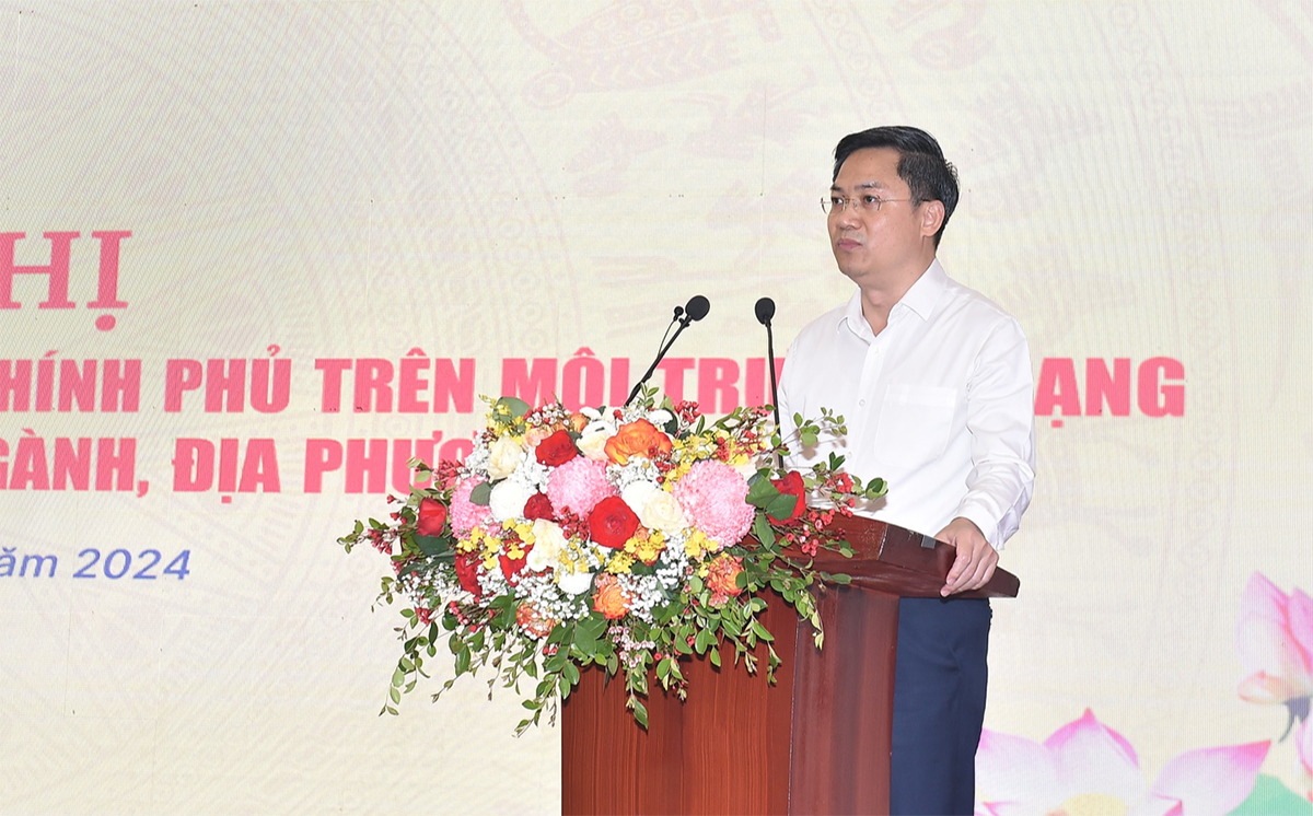Phó Chủ tịch UBND Thành phố Hà Nội Hà Minh Hải nhắc đến phương châm hành động 1 mục tiêu - 3 nguyên tắc - 6 phấn đấu để quyết tâm phấn đấu xây dựng phát triển Thủ đô trở thành đô thị thông minh, hiện đại, bền vững.