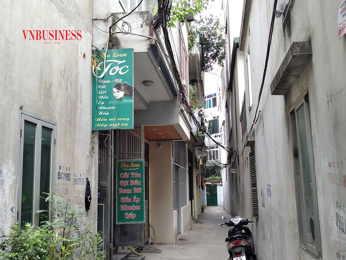 Nhà trong ngõ đang liên tục leo thang về giá trong thời gian qua.